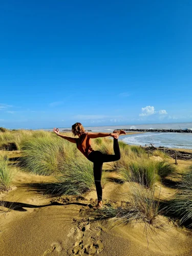 Michaela Ortner Yoga Michaela Ortner beim Yoga am Meer